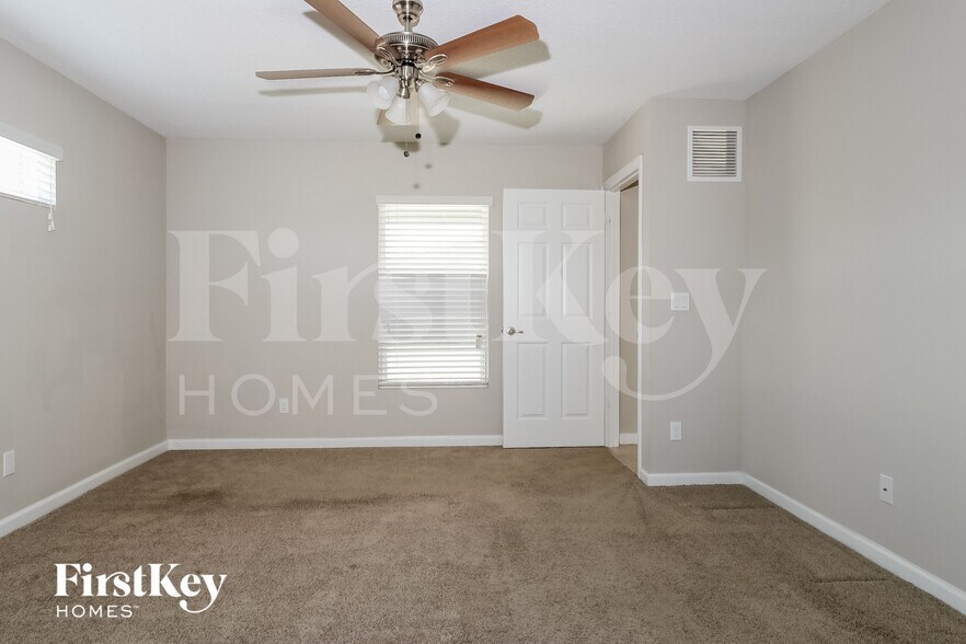 Building Photo - 4477 Southwest