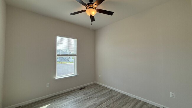 Building Photo - Spotsy Courthouse - Large Ranch Home