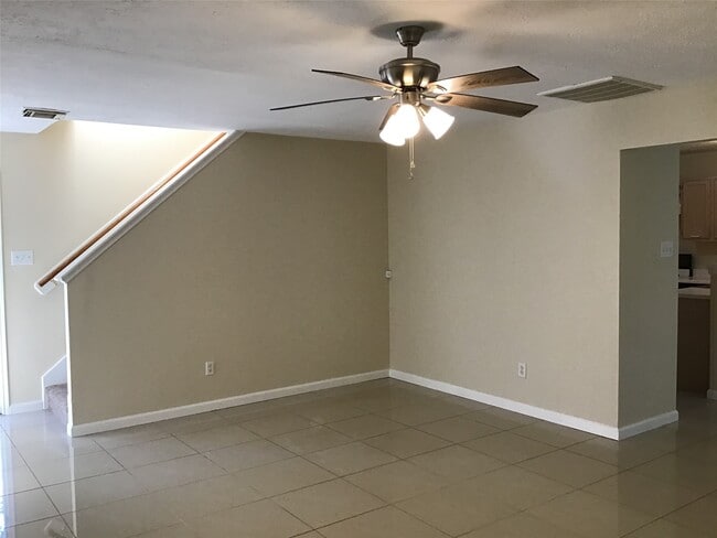Building Photo - 11802 Sunny Stream Dr