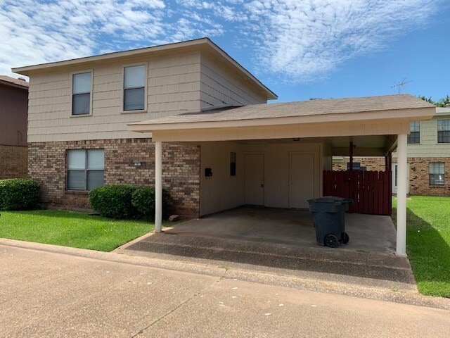 Primary Photo - 303 Carriage Square Dr