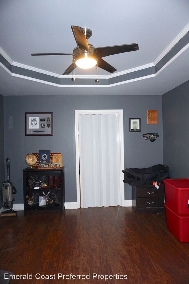 Building Photo - 3 br, 2 bath House - 2039 Fountainview Dr.