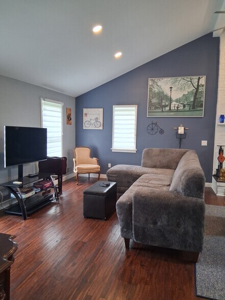 Great Room - 2710 English Rd