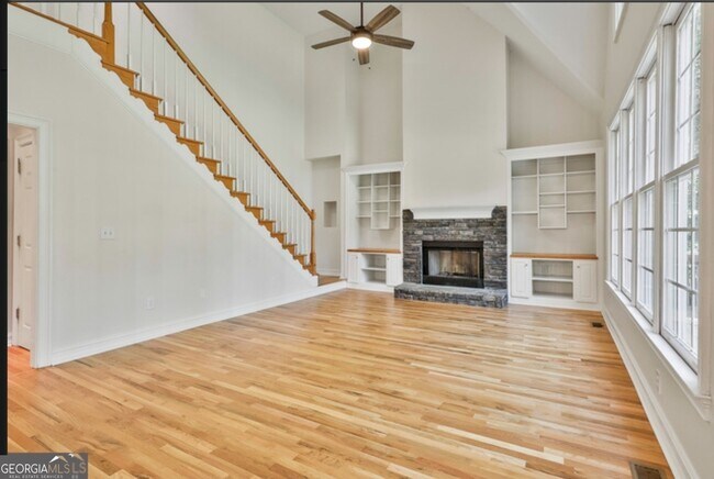Building Photo - 1202 Loxley Cir