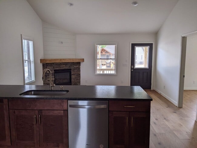 Building Photo - 162 Morgan Pl