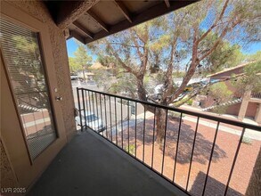 Building Photo - 2750 S Durango Dr
