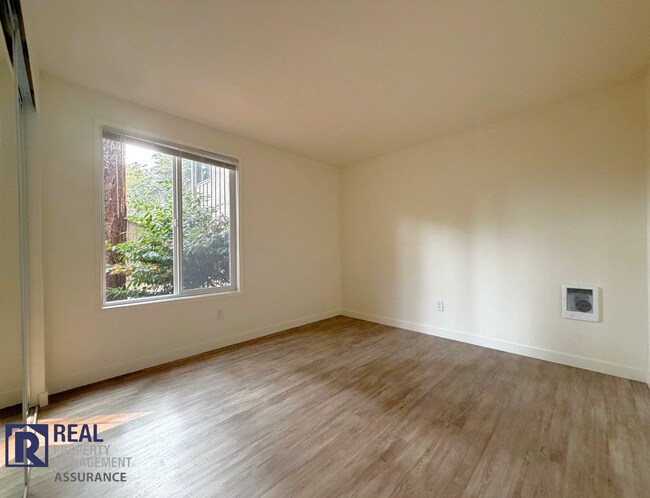 Building Photo - 7077 SW Montauk Cir