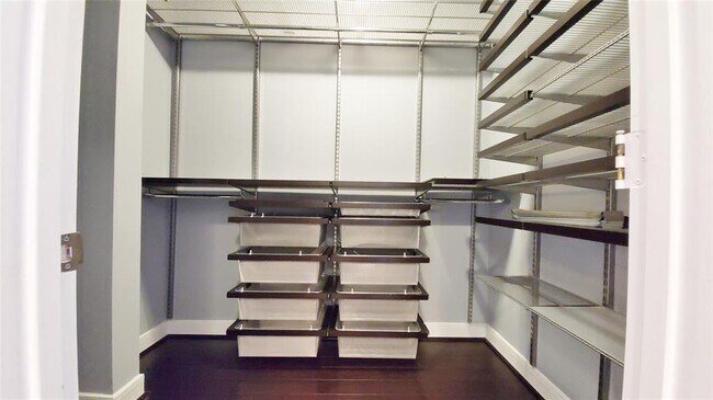 Building Photo - 3333 Allen Pkwy