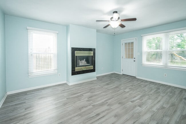 Building Photo - BEAUTIFUL HOME FOR RENT IN GLENWOOD AREA