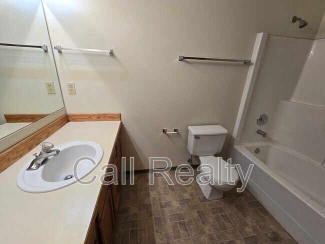 Building Photo - 5116 S Smith Ct