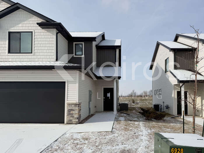 Building Photo - 6928 Holly Ct