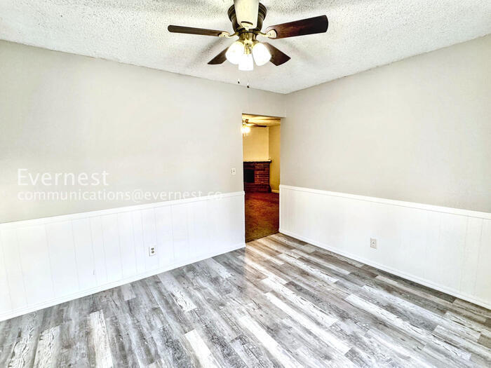 Building Photo - 1756 S Pine Ave