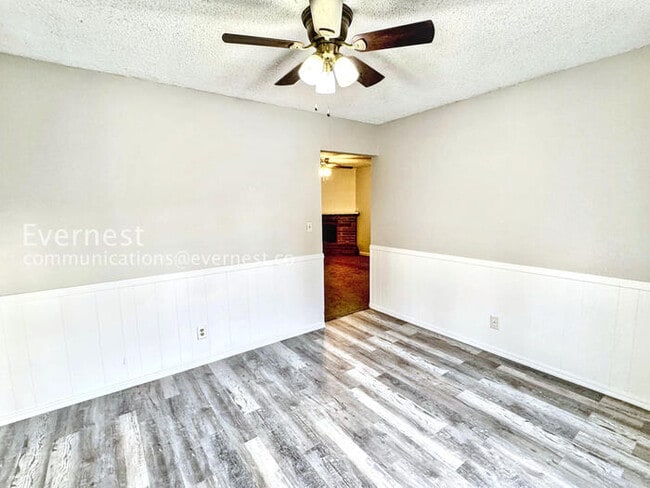 Building Photo - 1756 S Pine Ave