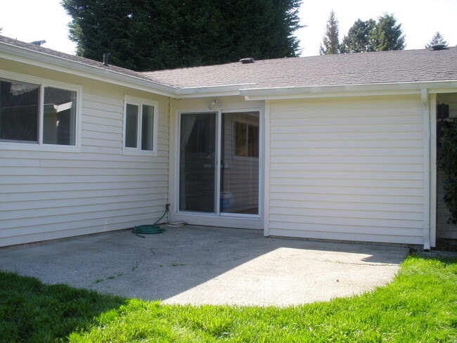 Building Photo - Newcastle/Hazelnut Terrace Rambler