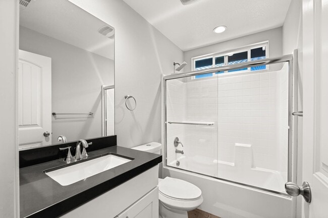 Building Photo - Beautiful Condo