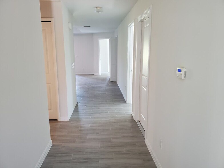 Building Photo - Coming Soon Newer 3x2 Duplex Unit