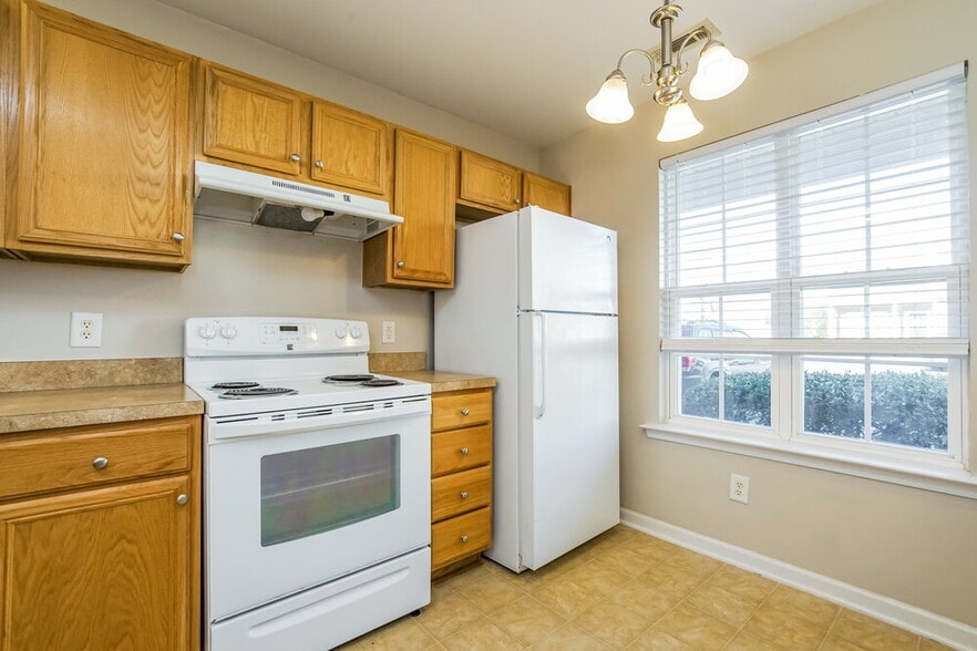 Building Photo - 7830 Averette Field Dr