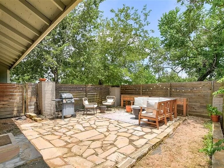 Building Photo - 6406 Auburn Dr