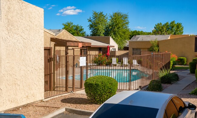 Building Photo - 901 S Melody Ln