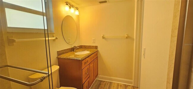 Building Photo - 1506 Edgewater Cir