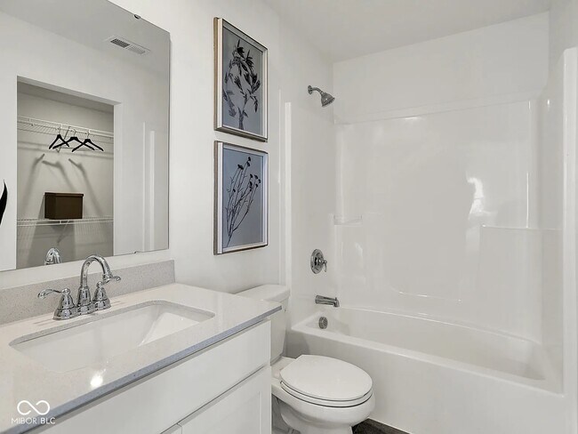 Building Photo - 2868 Woods Edge Dr