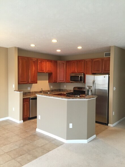 Building Photo - 214 Southern Valley Ct