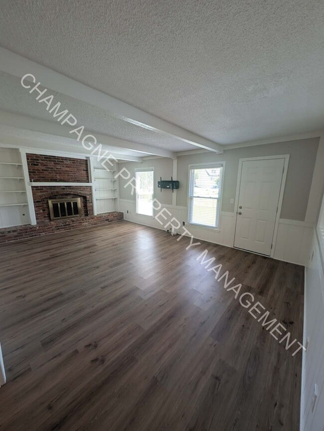 Building Photo - GORGEOUS LENEXA HOME FOR RENT - FLAT ROCK ...