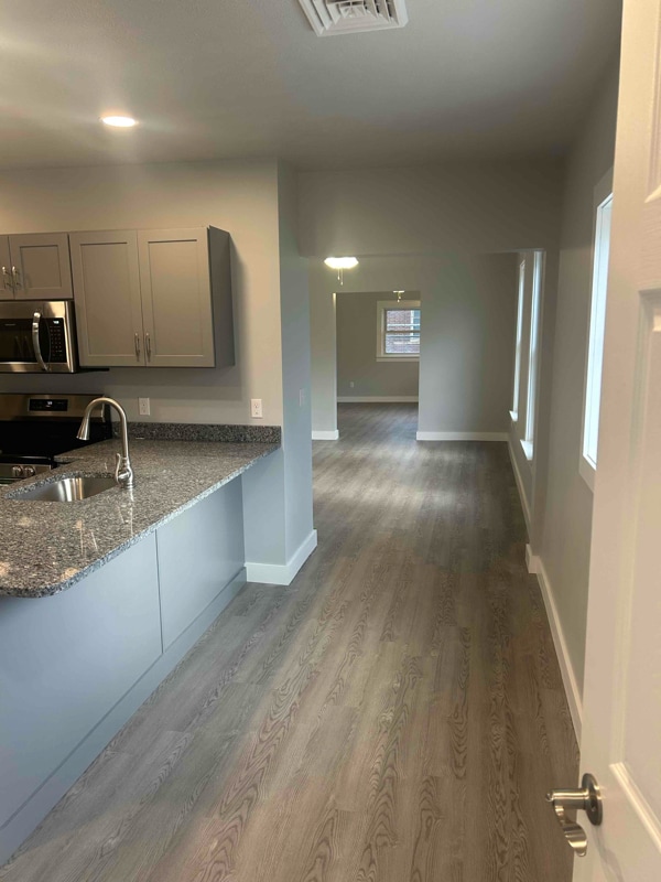 Building Photo - 523 W 17th St