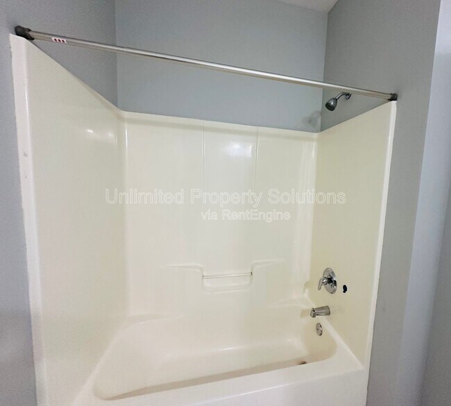 Building Photo - 5244 Christian Dr