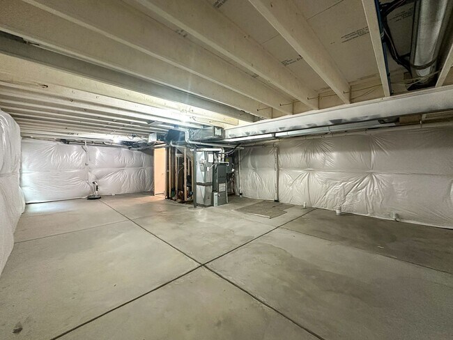 Building Photo - Senderos Creek 3bd paired home