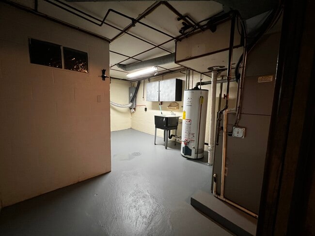 Building Photo - 463 Leath Ave