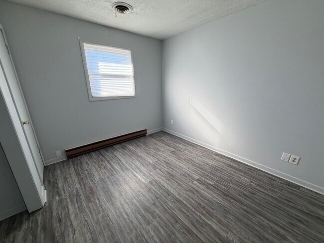 Building Photo - 1212 James-