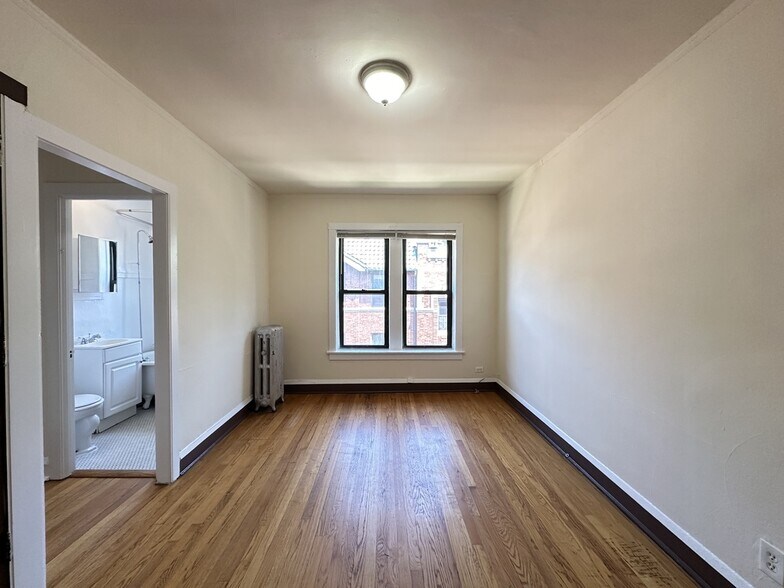 Building Photo - 3312 W Schubert Ave