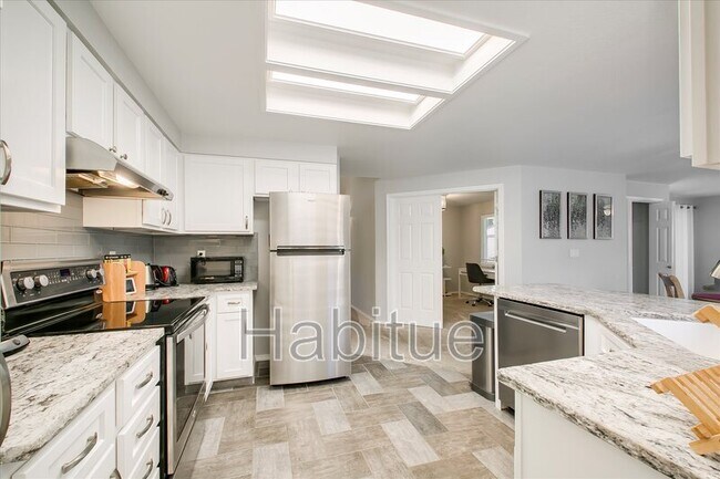 Building Photo - 9025 W Lorinda Dr