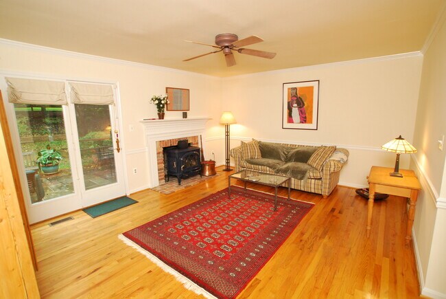 Building Photo - 15216 Falconbridge Terrace