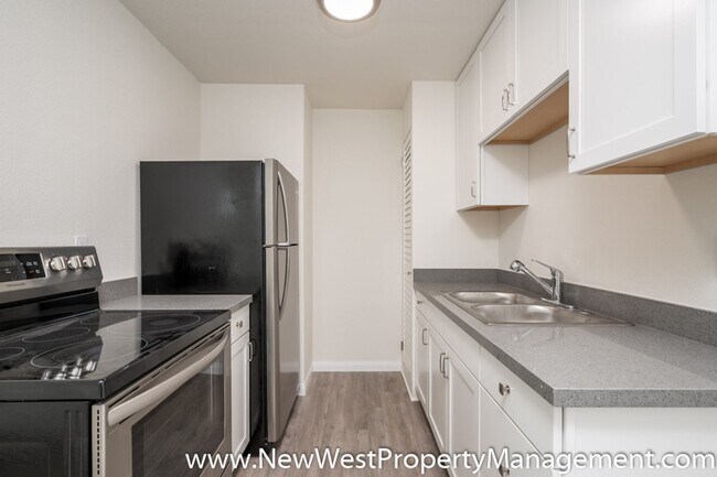 Building Photo - Upgraded Sherman Heights 1 Bedroom, Available Now!