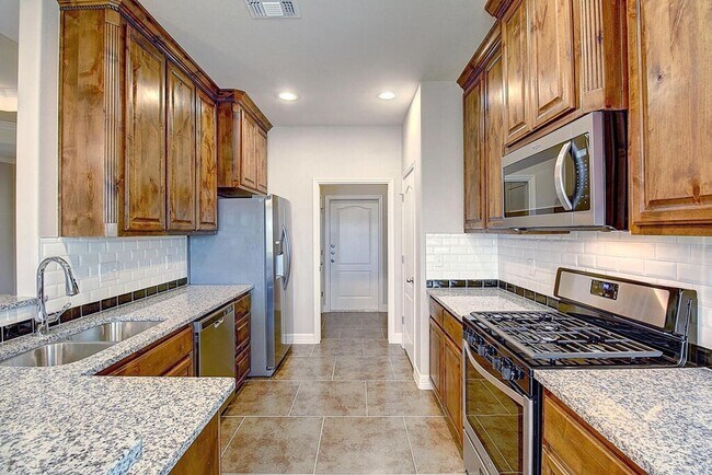 Building Photo - 7530 Sable Creek Dr