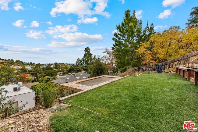 Building Photo - 3553 Alana Dr