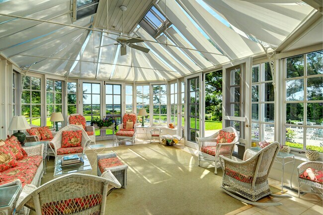 Building Photo - 18 Further Ln