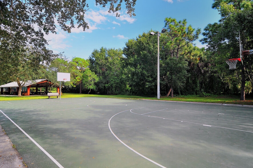 Longwood Park - Basketball Court - 4700 Tivoli Ave
