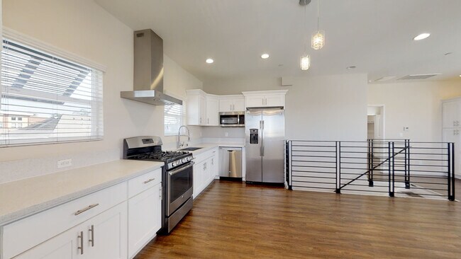 Building Photo - 1203 W Gardena Blvd