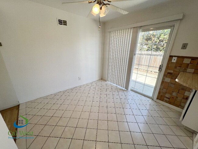 Building Photo - $3695 - 3 Bd/2 Ba Single Family Home with ...