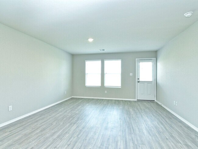 Building Photo - 4 BR/2.5 BA - 1874 SF in San Antonio - WATERWHEEL!!!