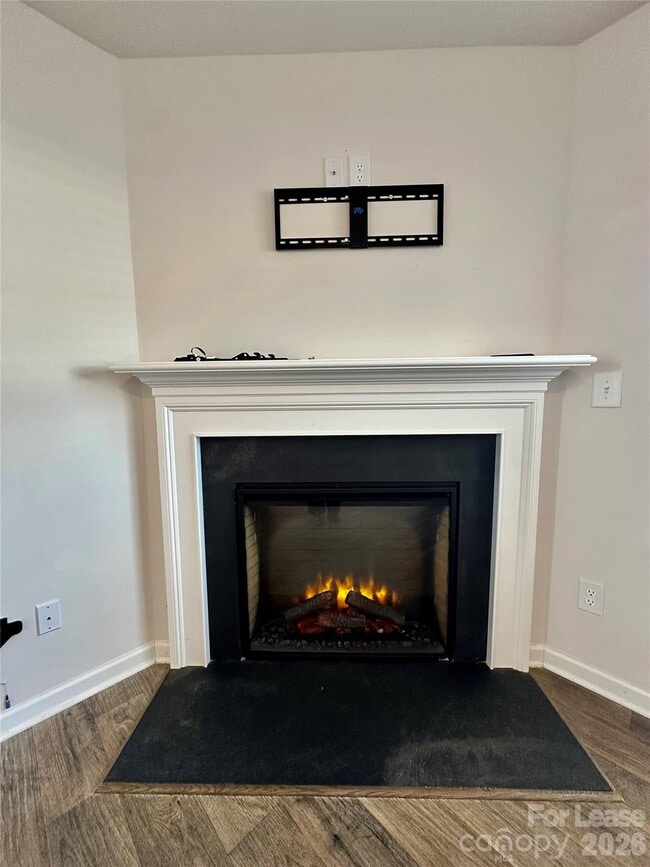 Building Photo - 1603 Blue Velvet Ln