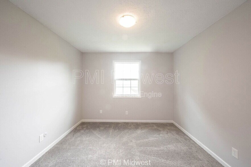 Building Photo - 326 Progress Rd