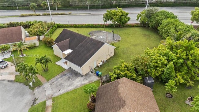 Building Photo - 8920 Crescent Dr