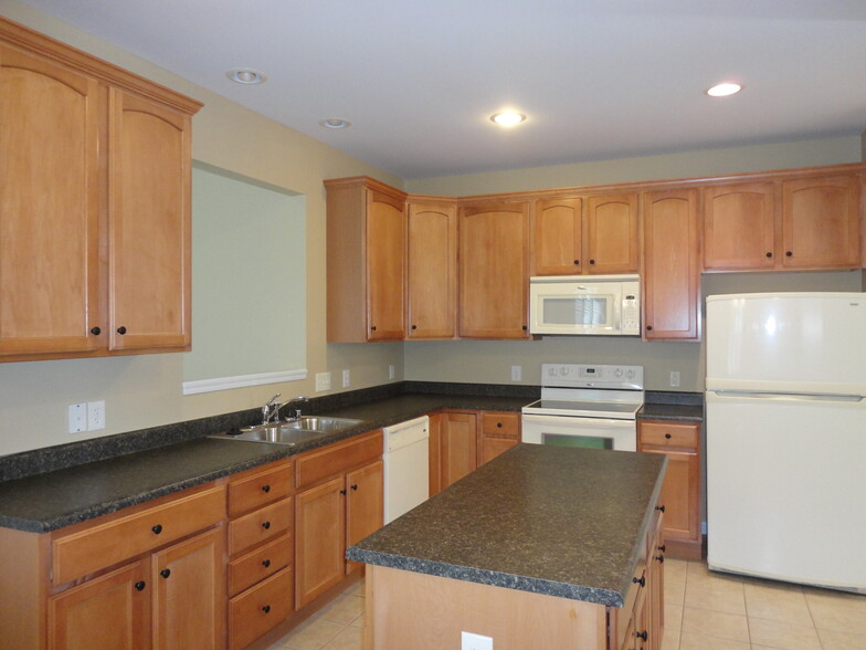 Building Photo - 2544 Softwind Ct
