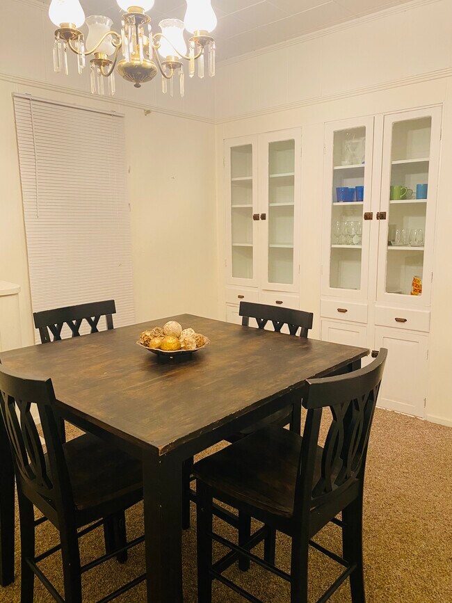 Building Photo - 202 North Ave