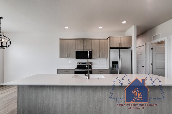 Building Photo - 18405 N Sweet William Ave