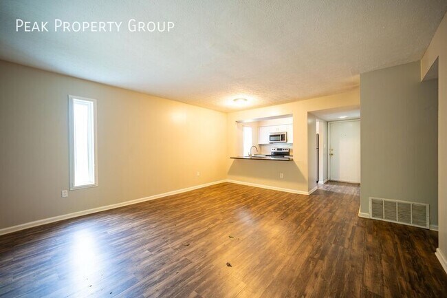 Building Photo - 970 Quay Ave