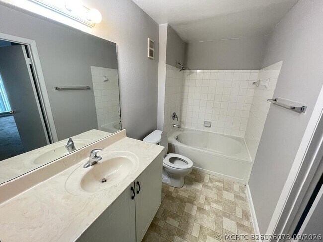 Building Photo - 4783 Via Palm Lakes